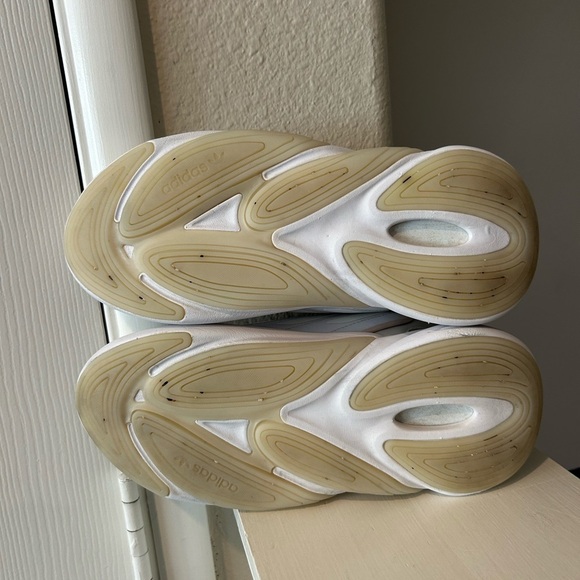 Adidas Originals Ozelia Low Top Athletic Running Shoes White GW1499 Youth 4.5 - Picture 6 of 9